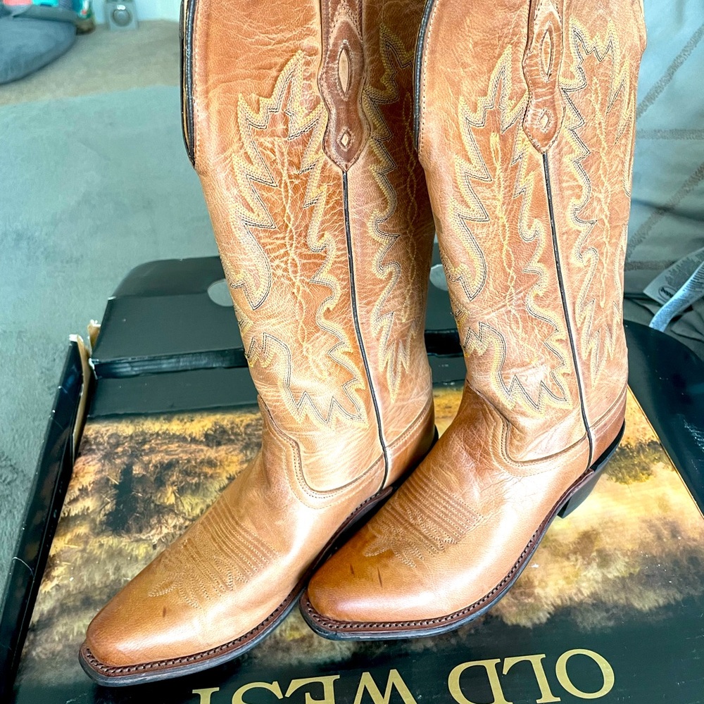 Old West Women's Classic Tan Handcrafted Cowboy Boots SZ 6 (never worn)